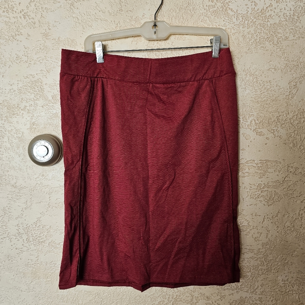 Toad n Co red knee length skirt, Size large